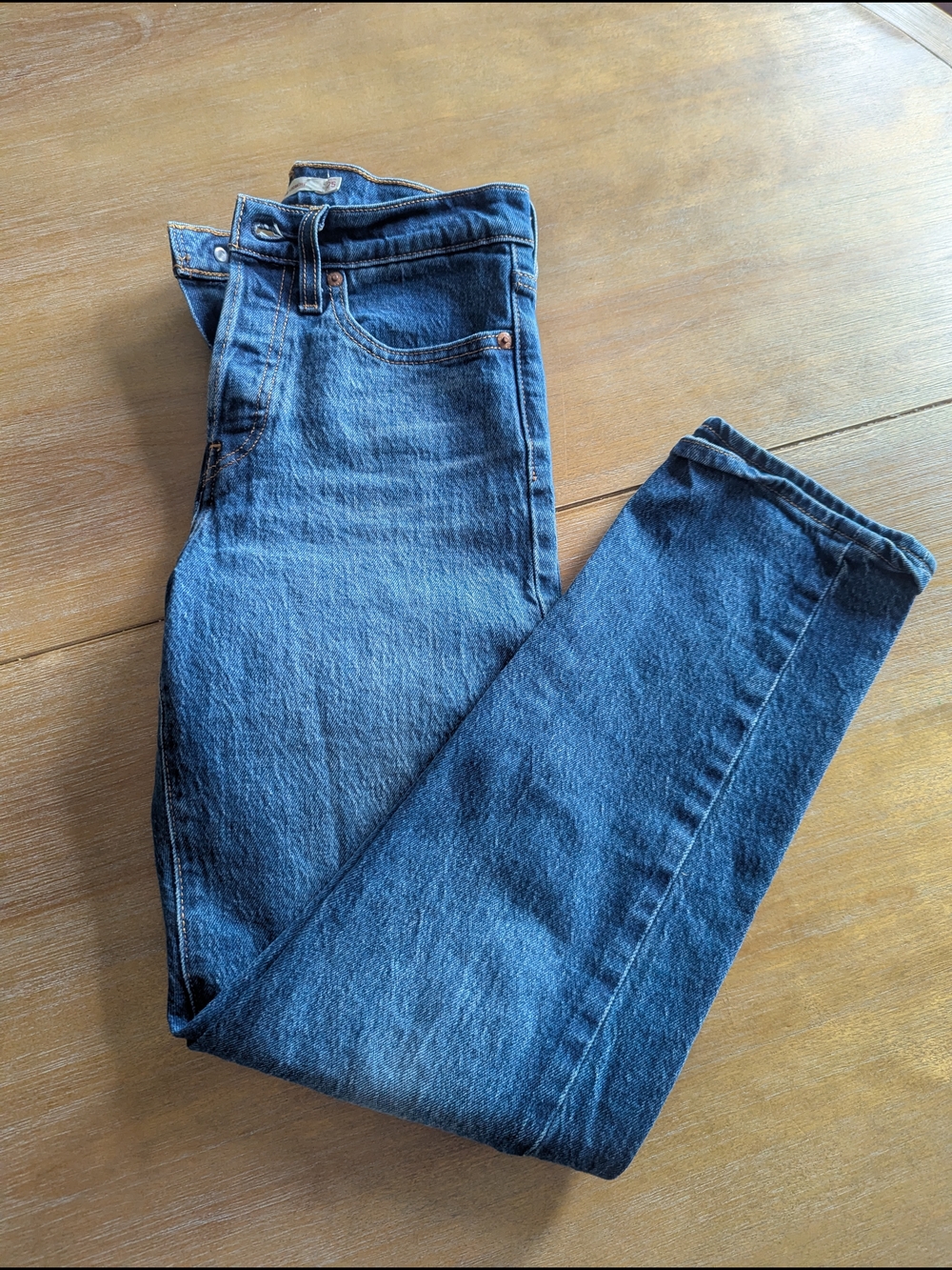 Levi Wedgie Straight Dark Blue Denim Jeans. Size 25